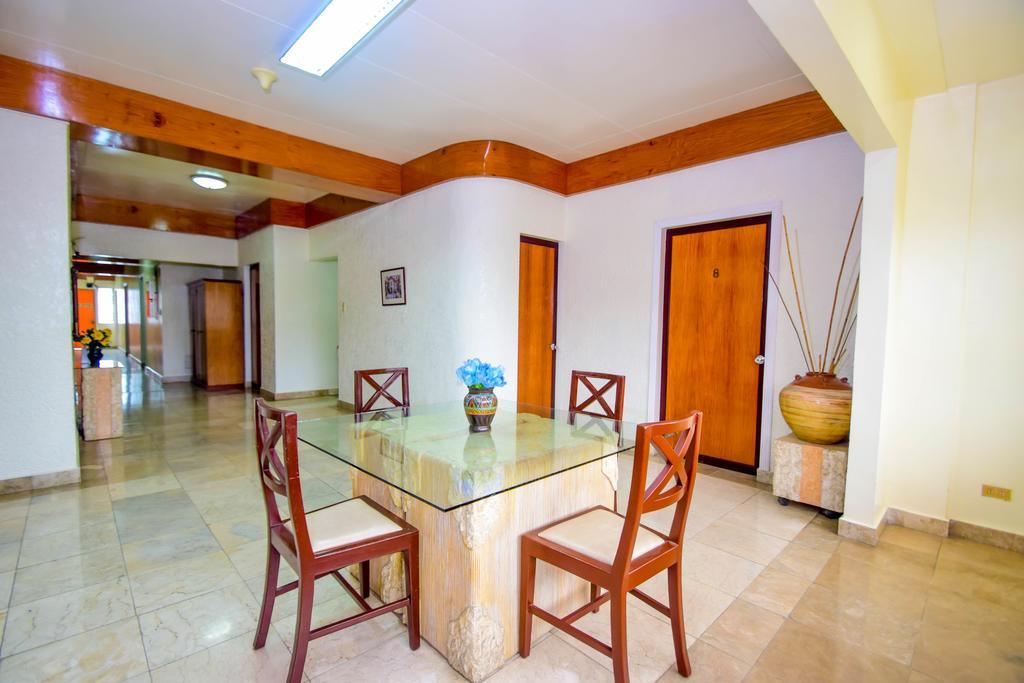 Kalibo Hotel Екстер'єр фото